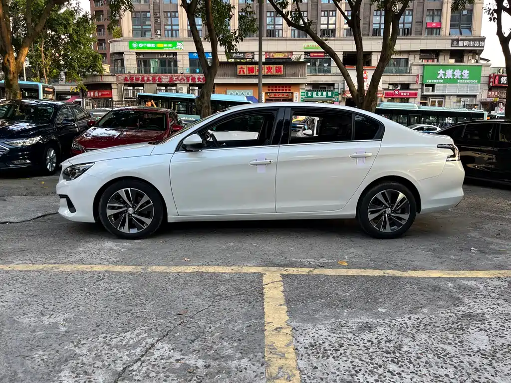 Peugeot 408 — миниатюра 4