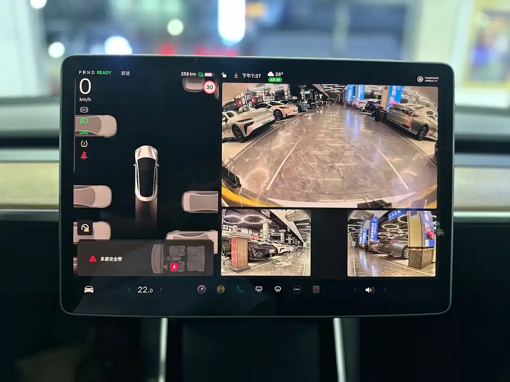 Tesla Model 3 — миниатюра 15