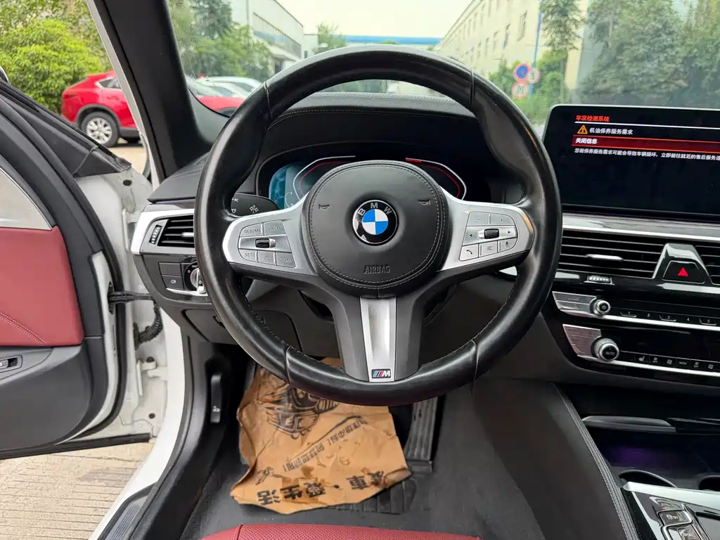 BMW 5 Series — миниатюра 10