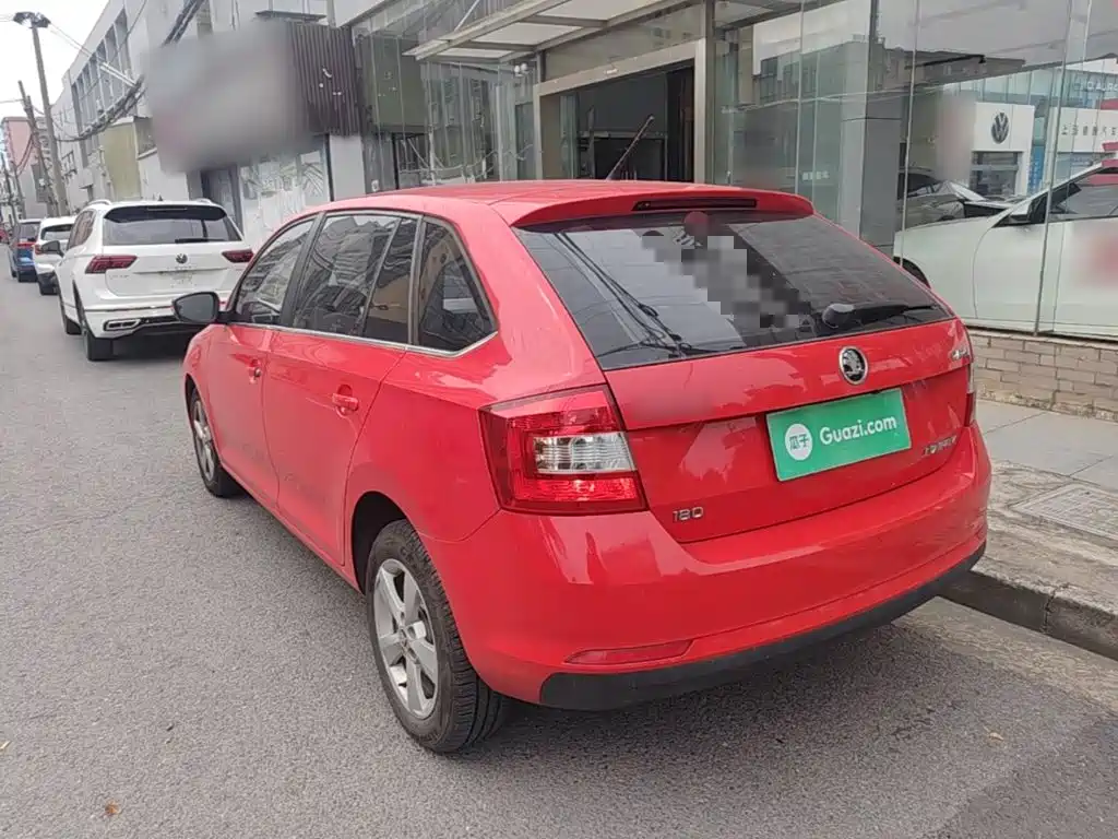 Skoda Rapid Spaceback — миниатюра 5