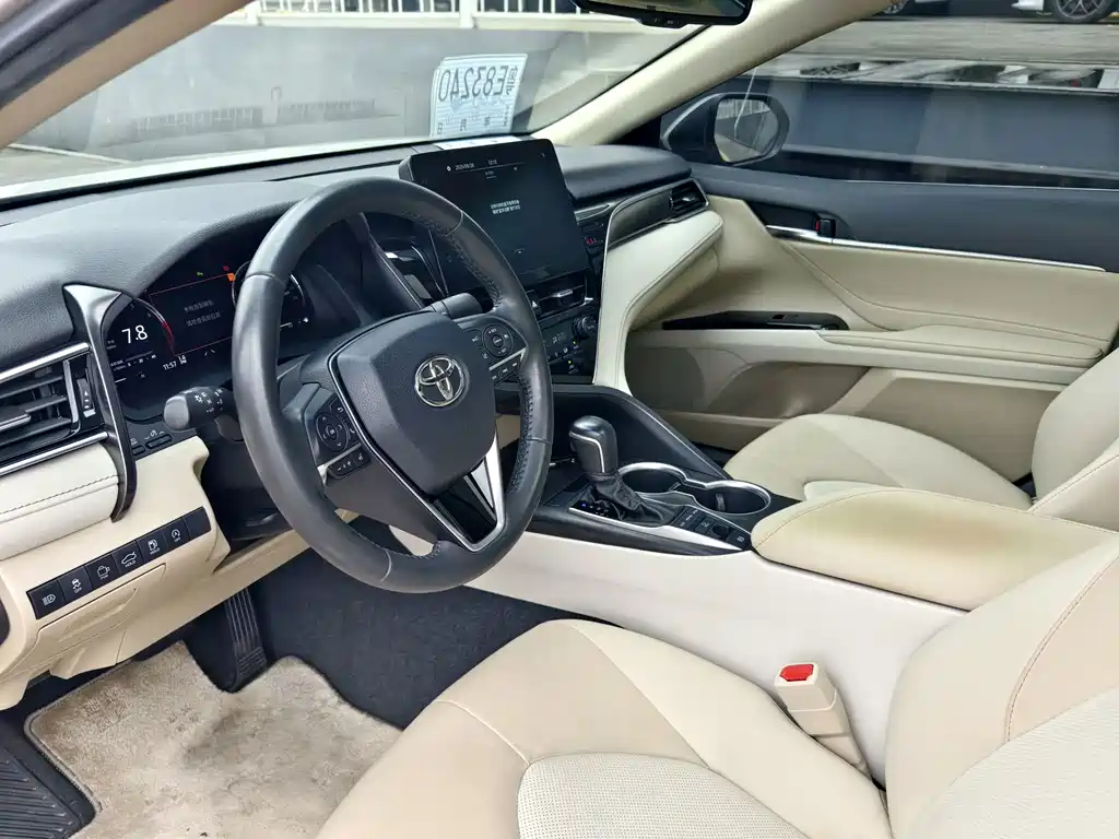 Toyota Camry — миниатюра 4