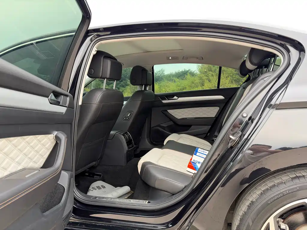 Volkswagen Magotan — миниатюра 9