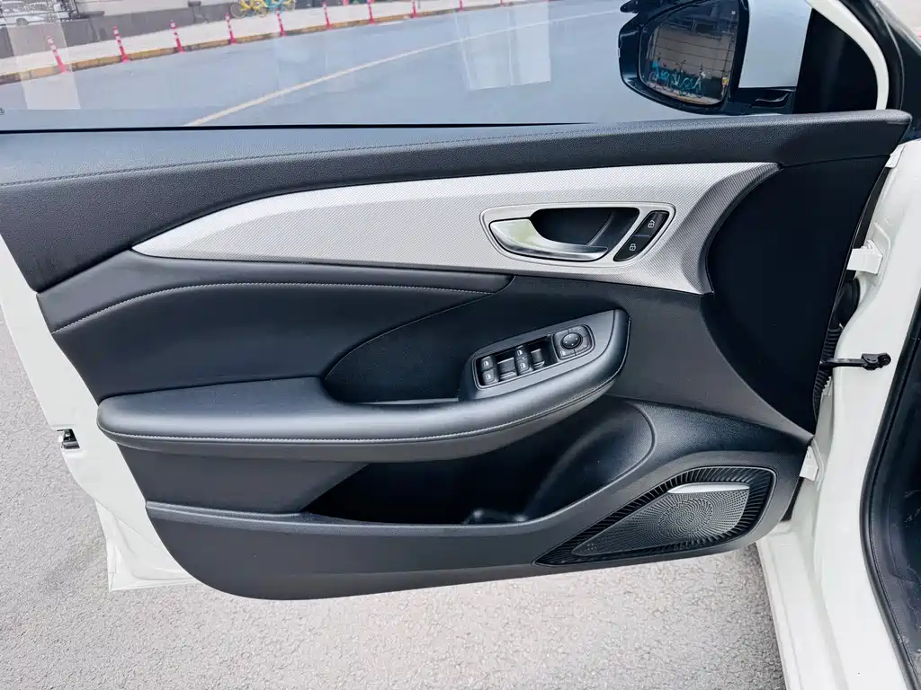 Roewe Feifan ER6 — миниатюра 8