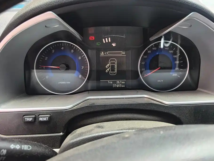 Geely Emgrand — миниатюра 14