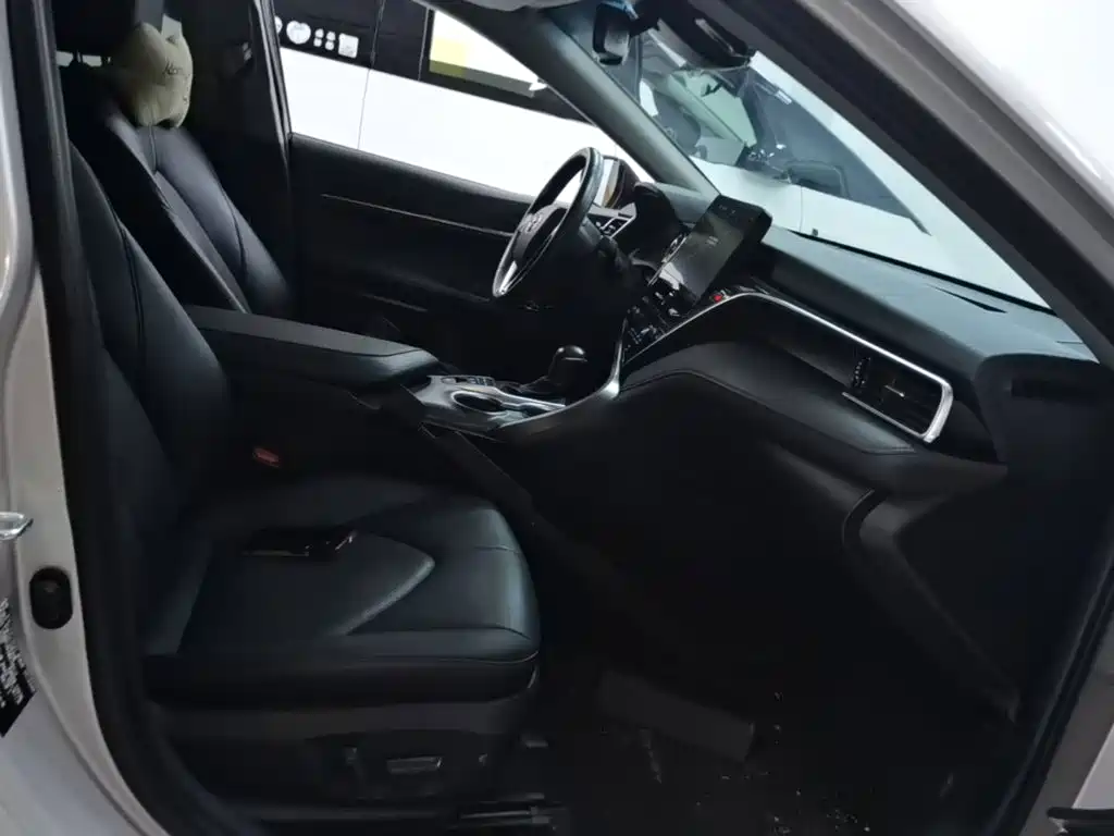 Toyota Camry — миниатюра 25