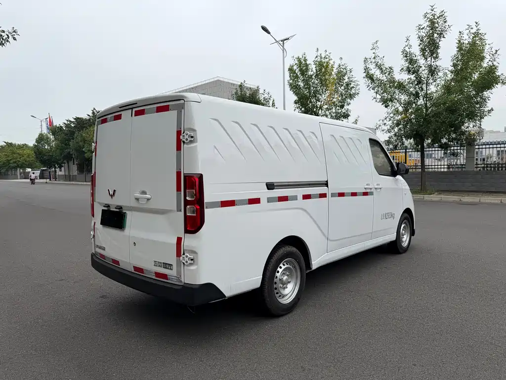 Wuling Yangguang — миниатюра 8