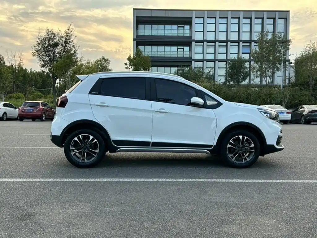 Geely Vision X3 — миниатюра 6