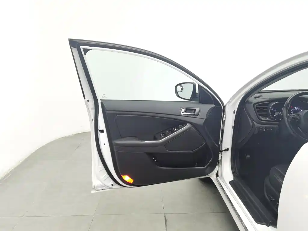 Kia K5 — миниатюра 8