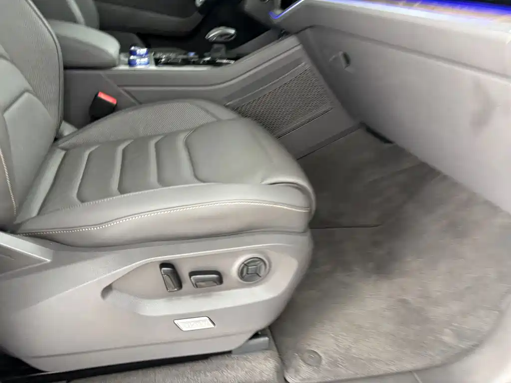 Volkswagen Touareg — миниатюра 28