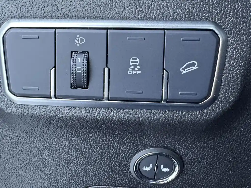 Haval M6 — миниатюра 9
