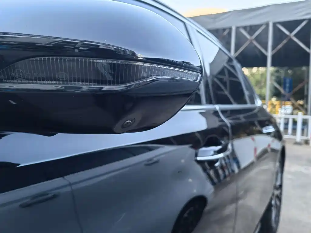 Hongqi Hongqi H5 — миниатюра 4