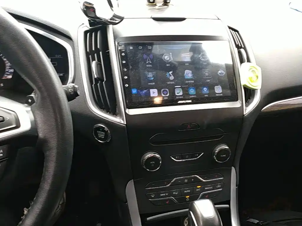 Ford Edge — миниатюра 13