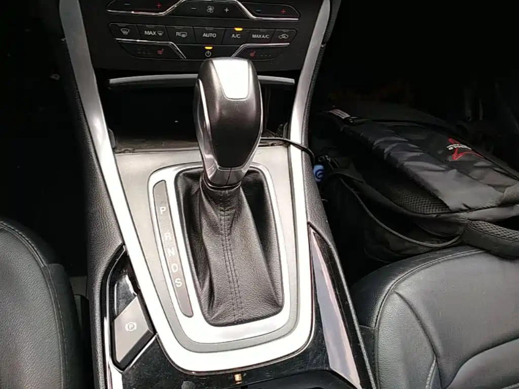 Ford Edge — миниатюра 14