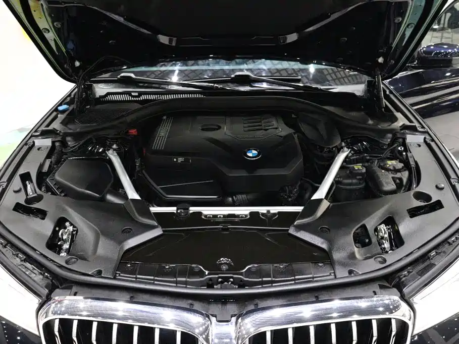 BMW 5 Series — миниатюра 23
