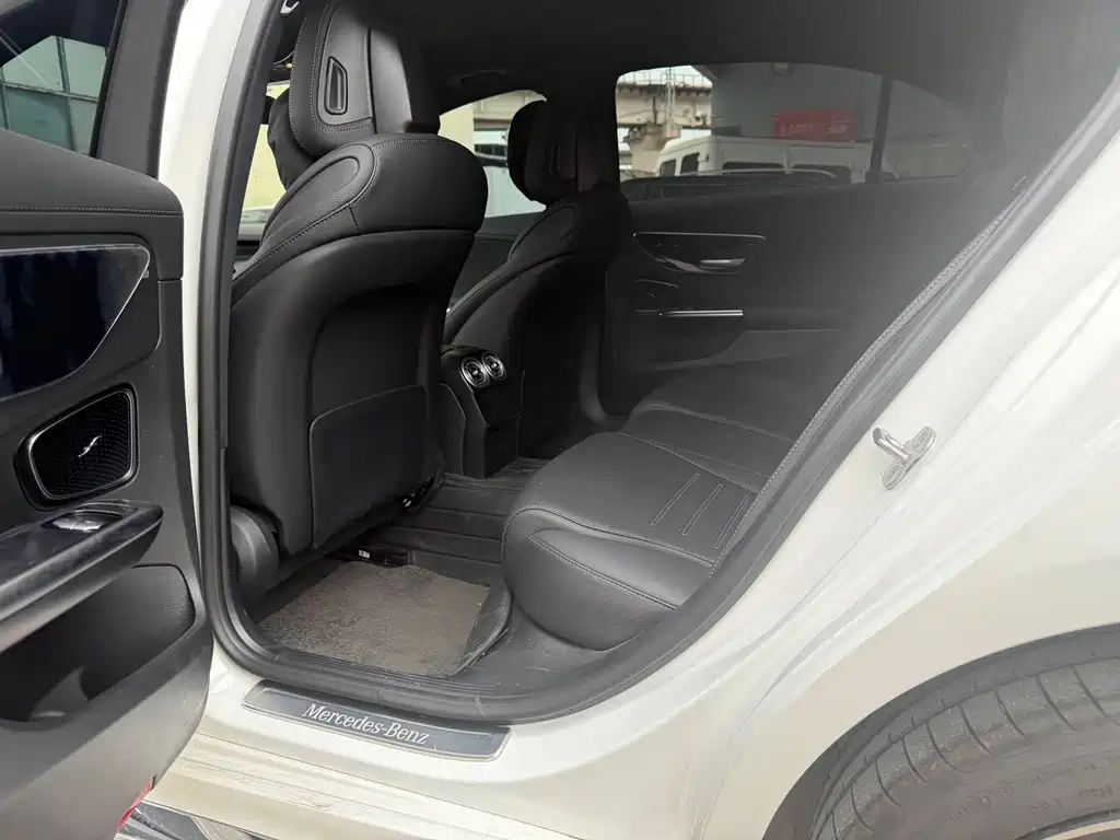Mercedes-Benz C-Class — миниатюра 7