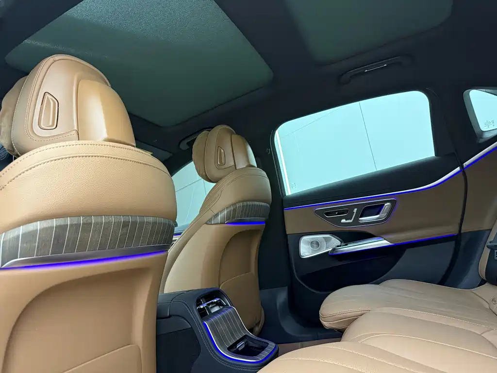Mercedes-Benz E-Class — миниатюра 9