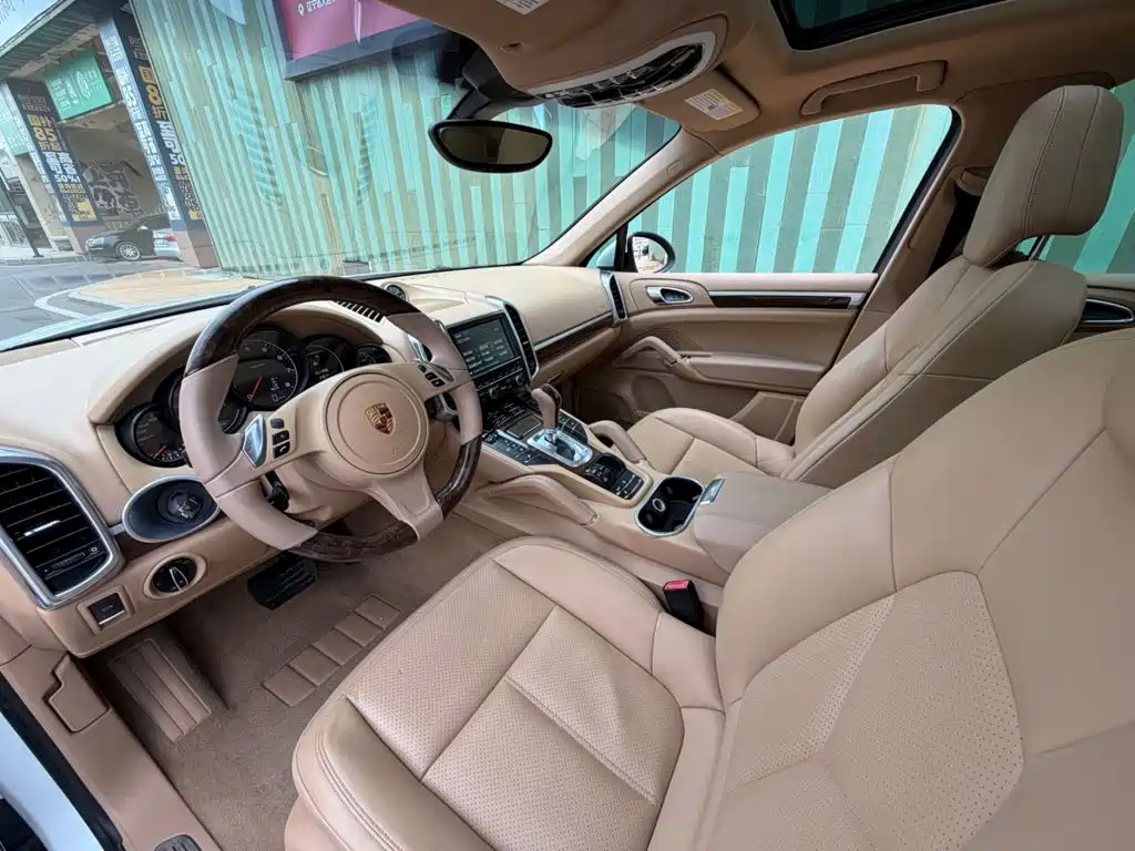 Porsche Cayenne — миниатюра 3
