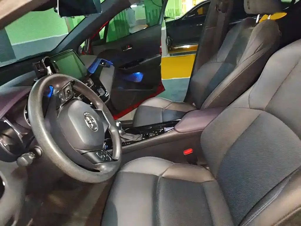 Toyota C-HR — миниатюра 8