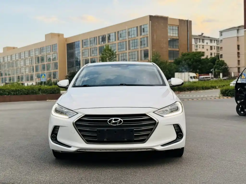 Hyundai Elantra — миниатюра 25