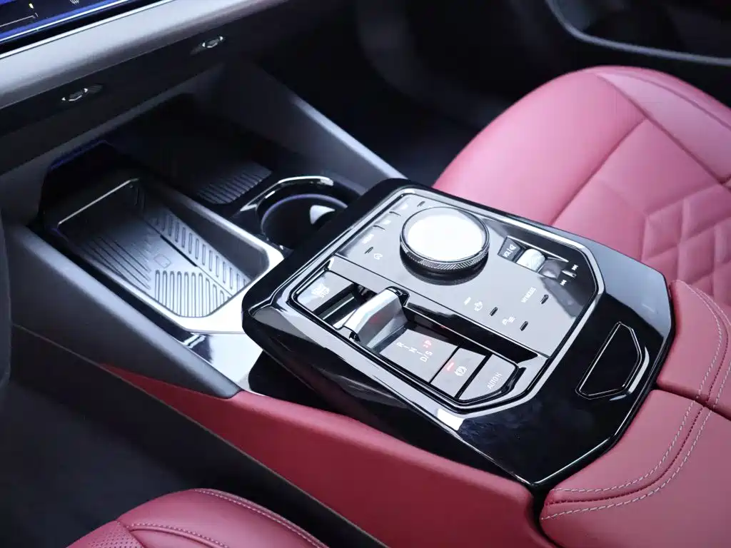 BMW 5 Series — миниатюра 12