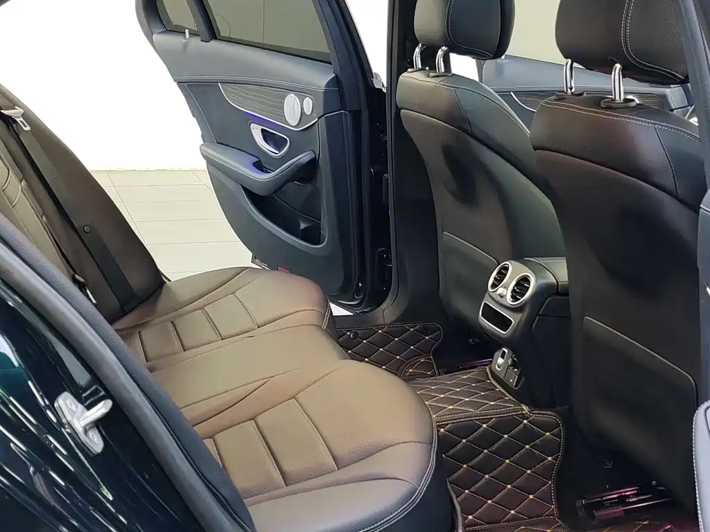 Mercedes-Benz C-Class — миниатюра 14