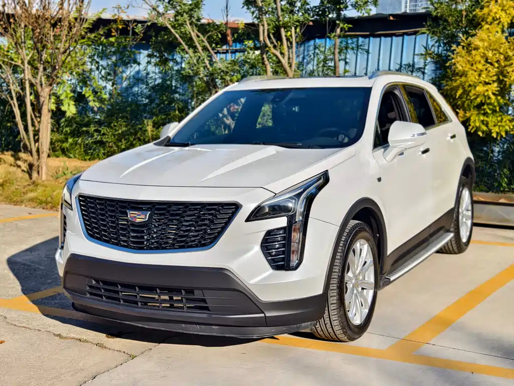 CADILLAC XT4