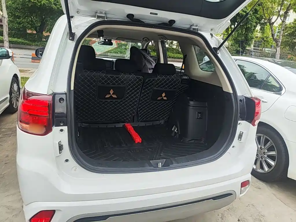 Mitsubishi Outlander — миниатюра 19
