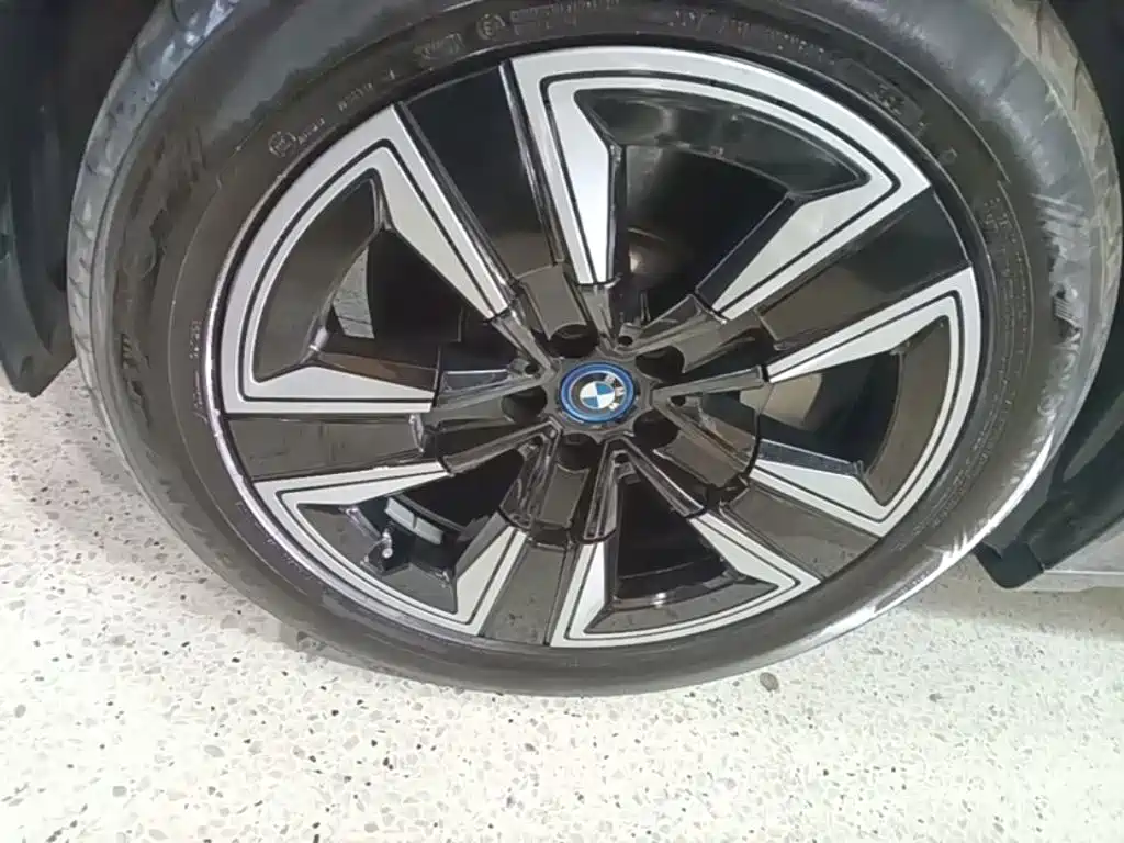 BMW iX3 — миниатюра 23