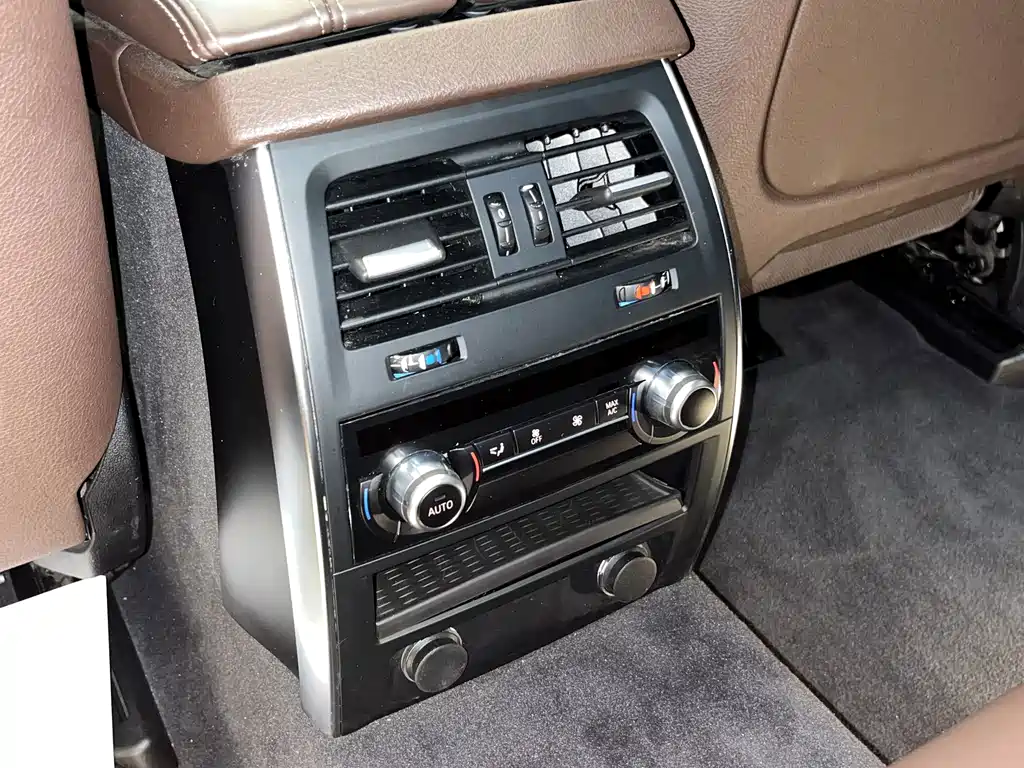 BMW 5 Series GT — миниатюра 10
