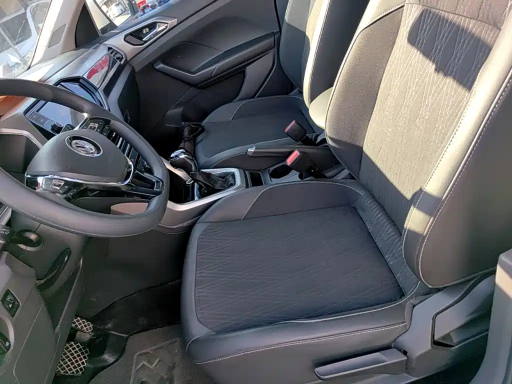 Volkswagen T-Cross - фото 15