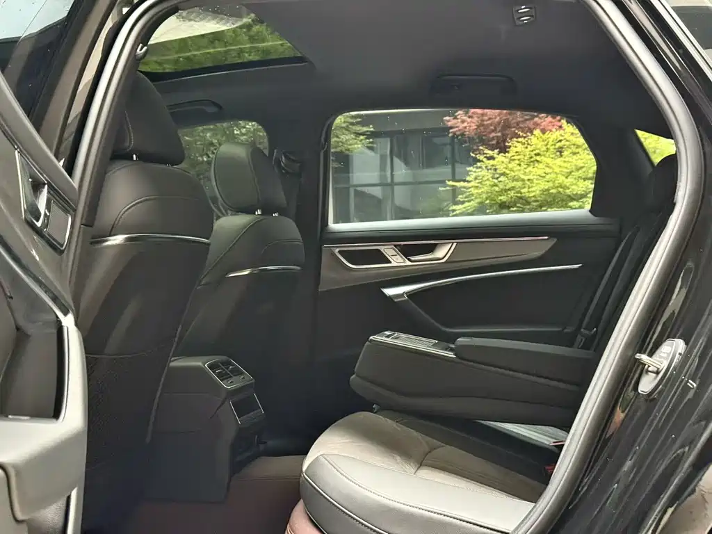 Audi A6L 2023 40 TFSI Luxury