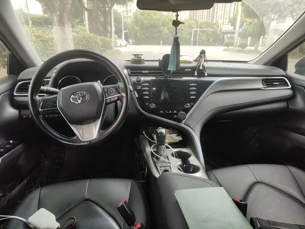 Toyota Camry — миниатюра 13
