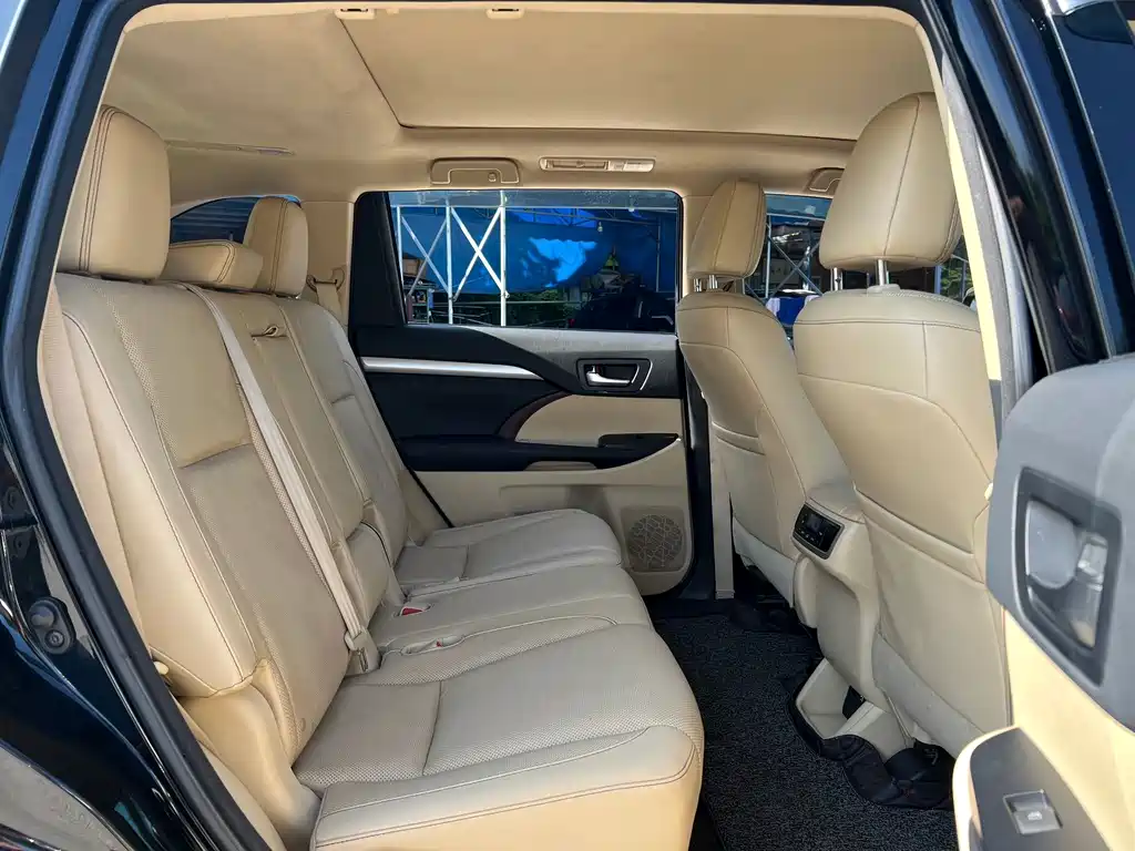 Toyota Highlander — миниатюра 7