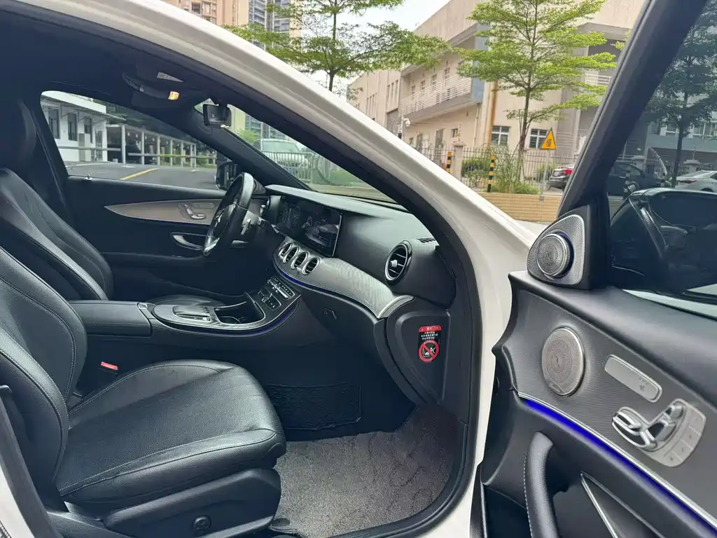 Mercedes-Benz E-Class (Import) — миниатюра 7