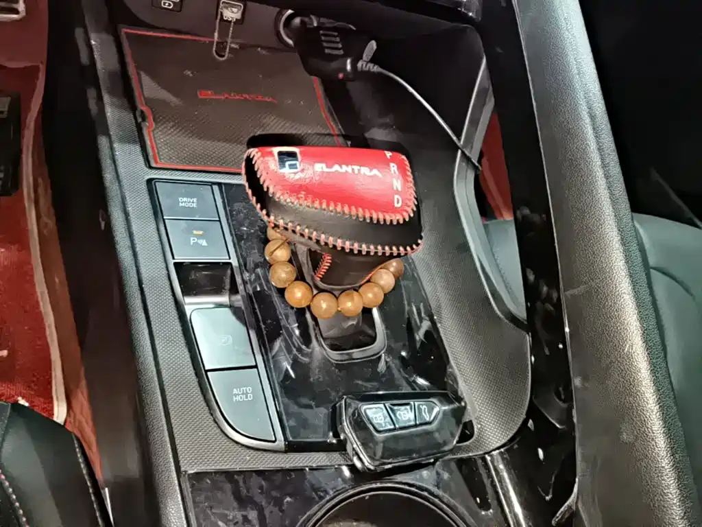 Hyundai Elantra — миниатюра 14