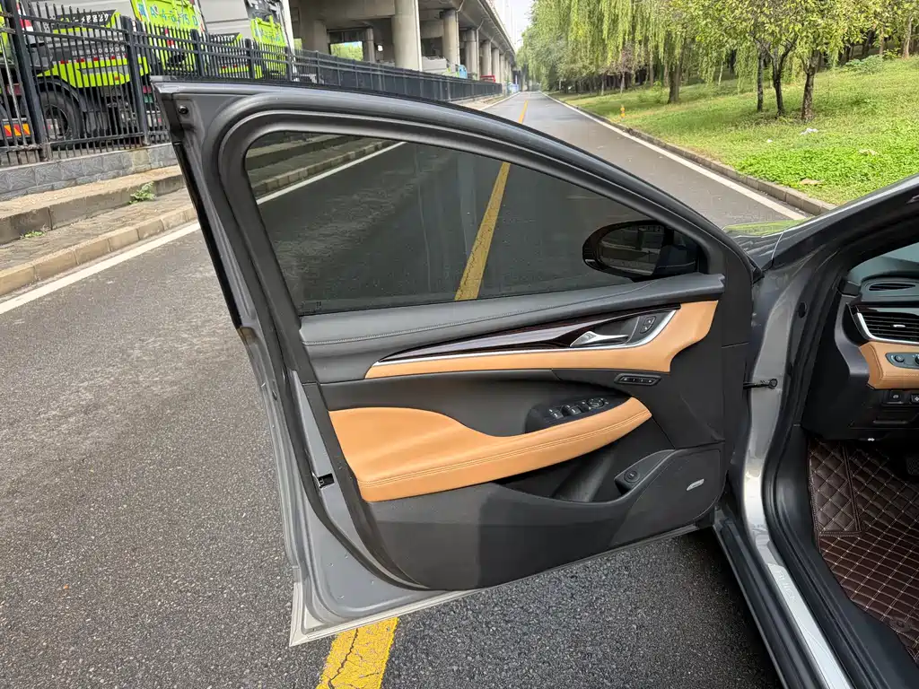 Buick LaCrosse — миниатюра 11