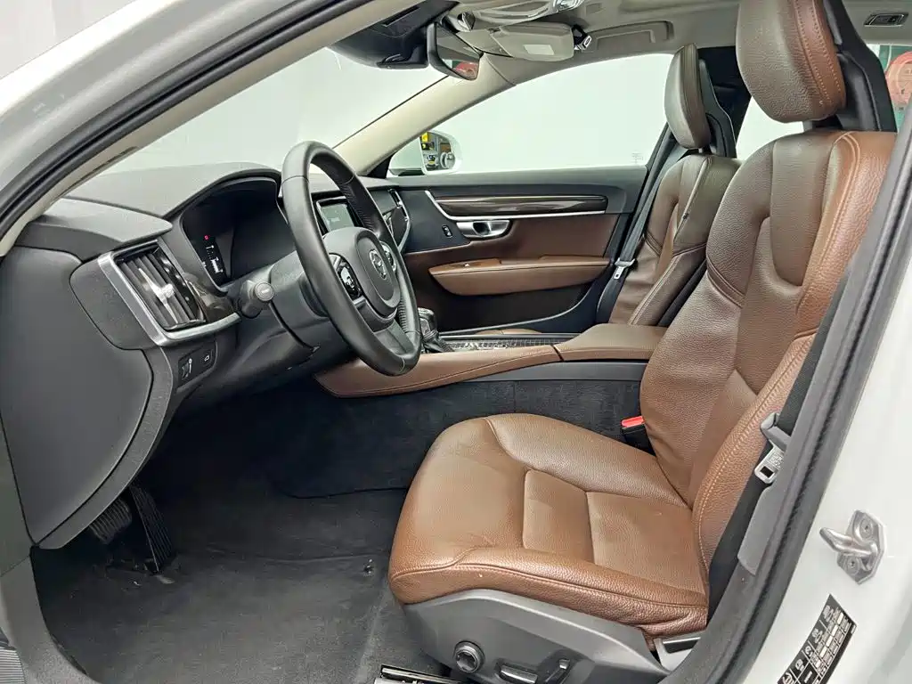 Volvo S90 — миниатюра 15