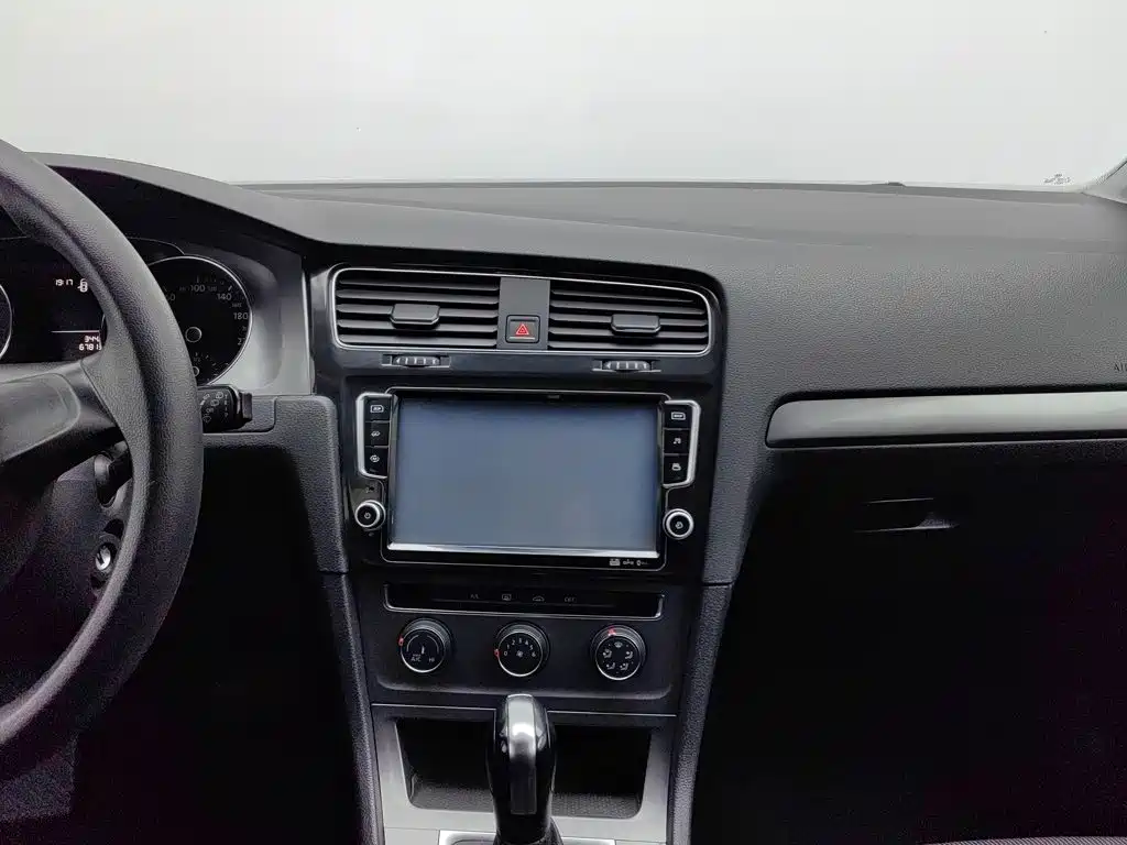 Volkswagen Golf — миниатюра 12