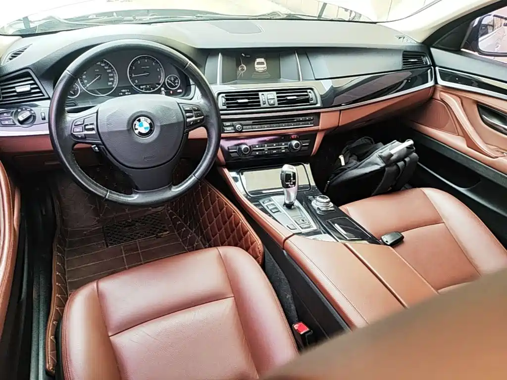 BMW 5 Series — миниатюра 10