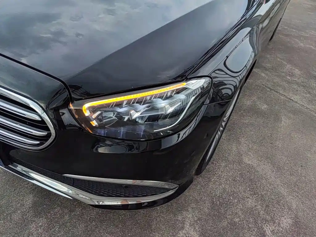Mercedes-Benz E-Class — миниатюра 24
