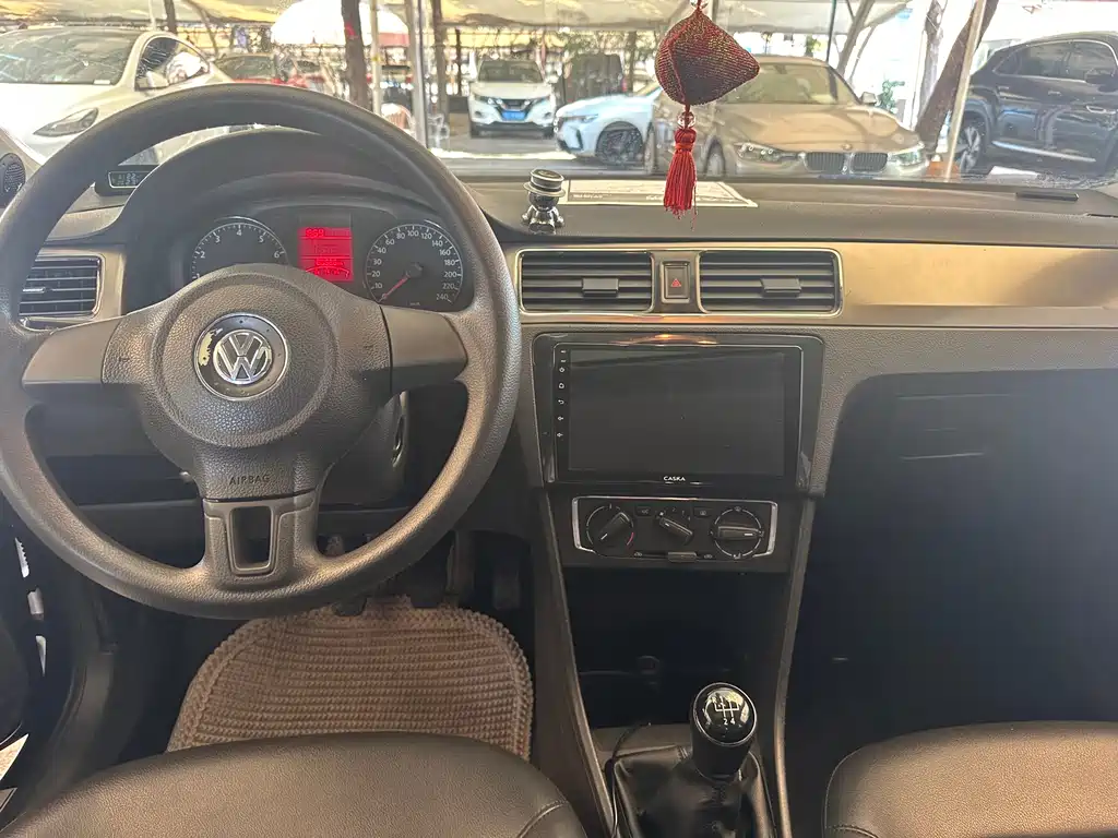 Volkswagen Santana — миниатюра 10