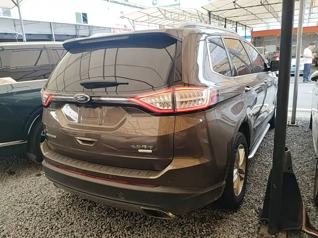 Ford Edge — миниатюра 7