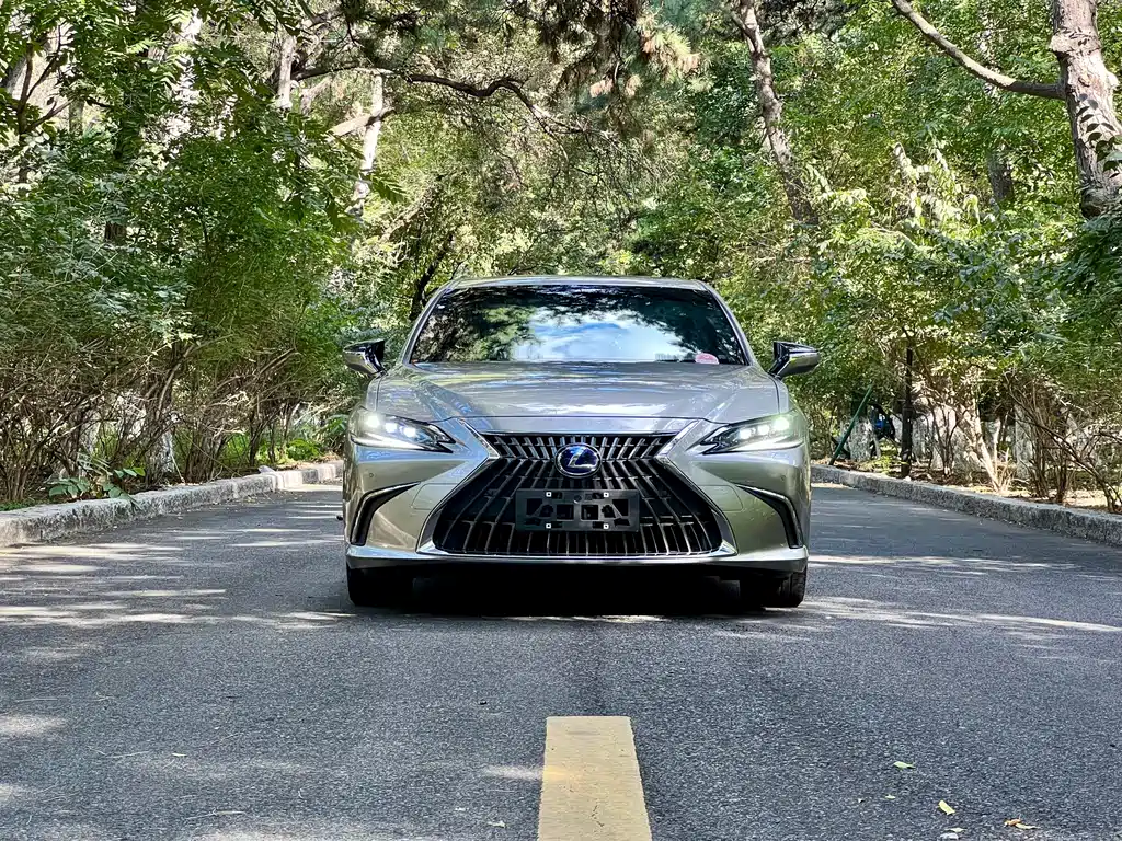 Lexus ES — миниатюра 4
