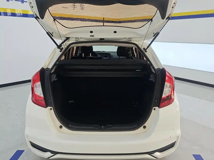 Honda Fit — миниатюра 4