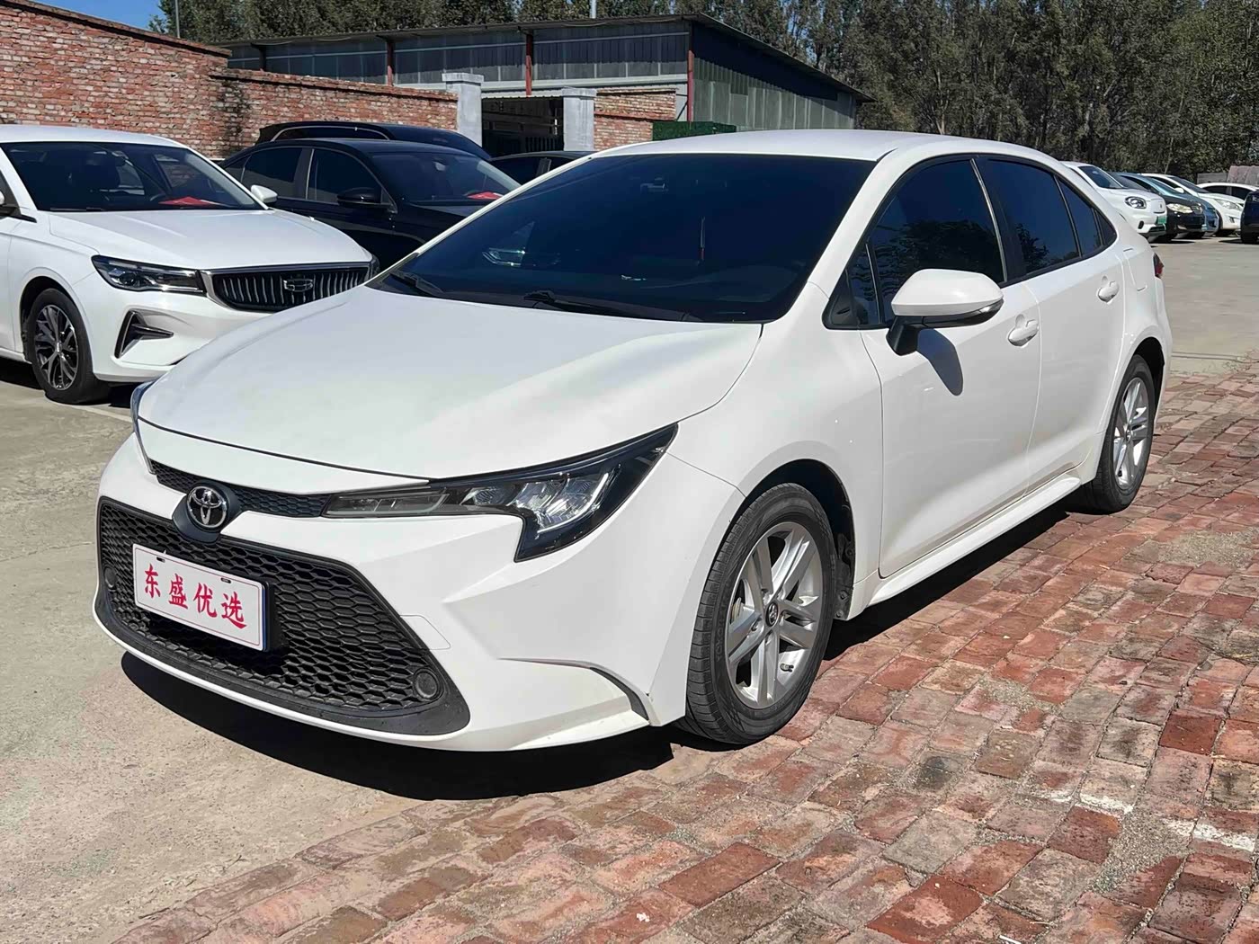 Toyota Levin 1.5 л 2021 г. Белый, пробег 30000 км
