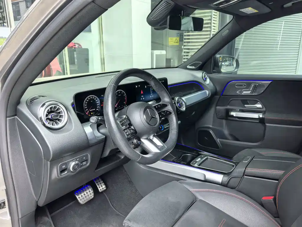 Mercedes-Benz GLB AMG — миниатюра 13