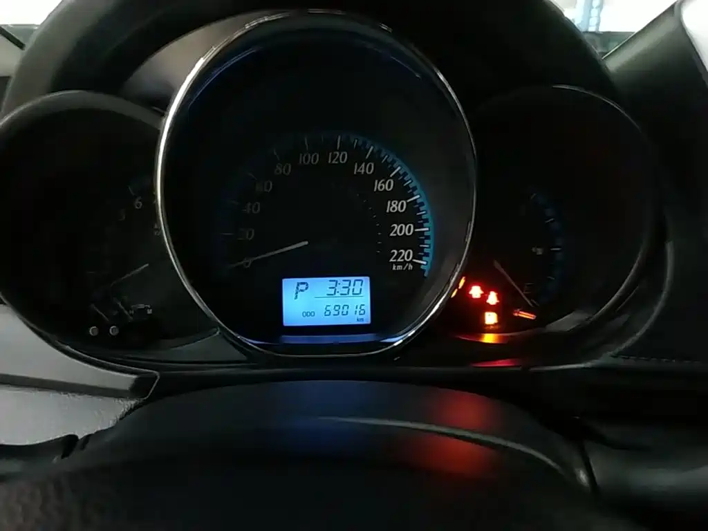 Toyota Yaris L — миниатюра 12