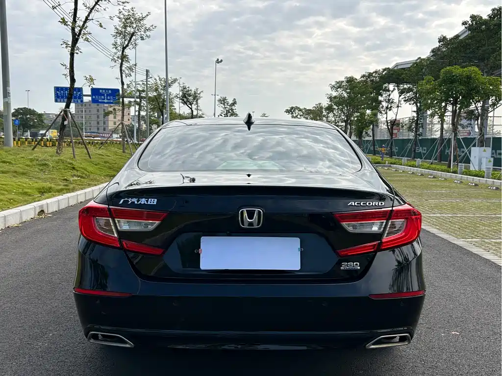 Honda Accord — миниатюра 8