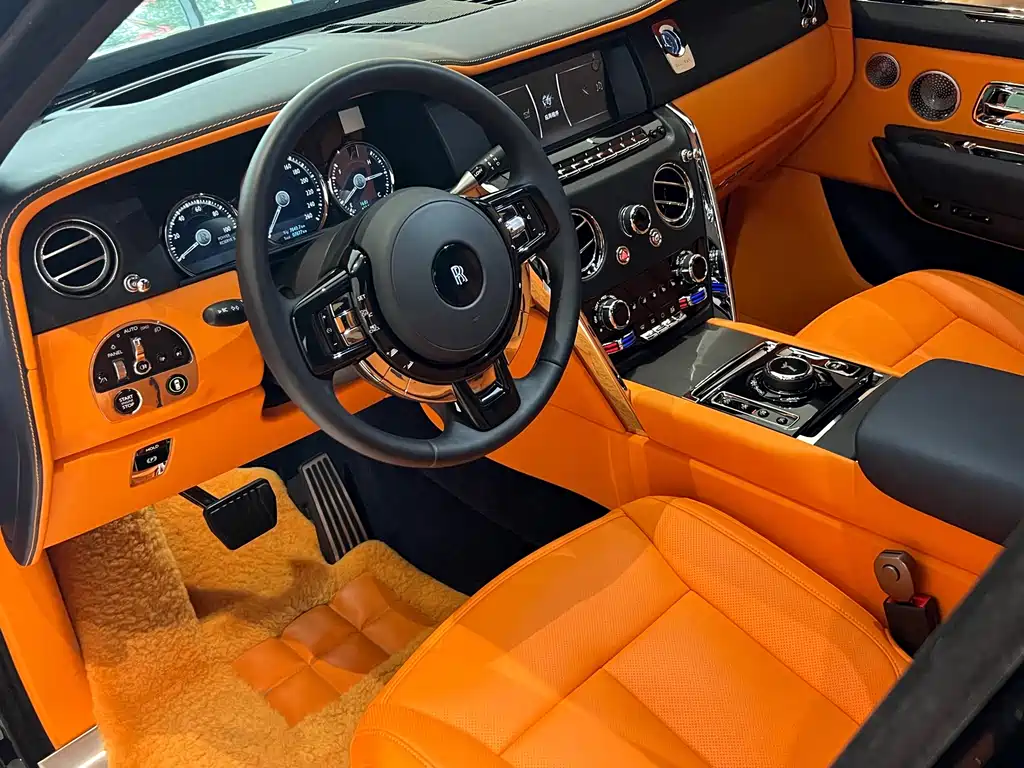 Rolls-Royce Cullinan — миниатюра 10