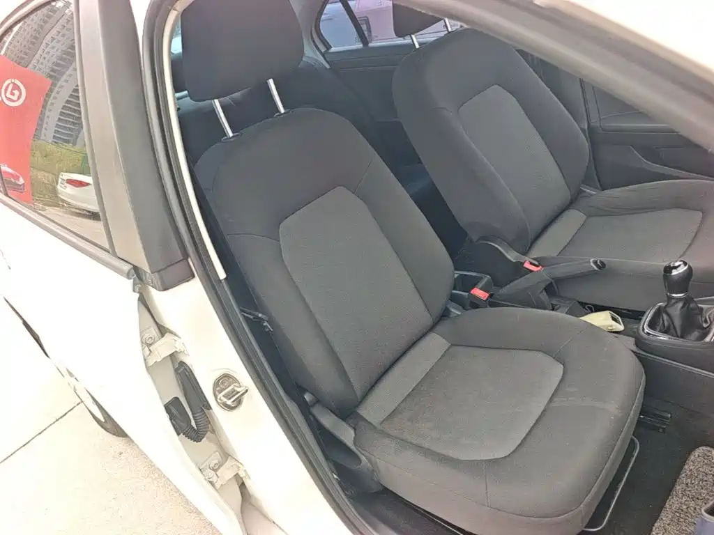 Volkswagen Jetta — миниатюра 25